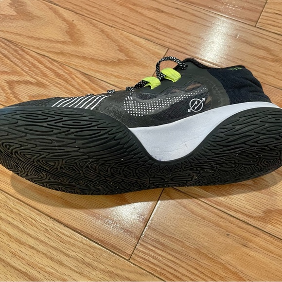 Nike Kyrie Flytrap V black/white mens size 8 - Picture 7 of 8